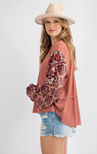 Load image into Gallery viewer, Rust Printed Bubble Sleeve Top

